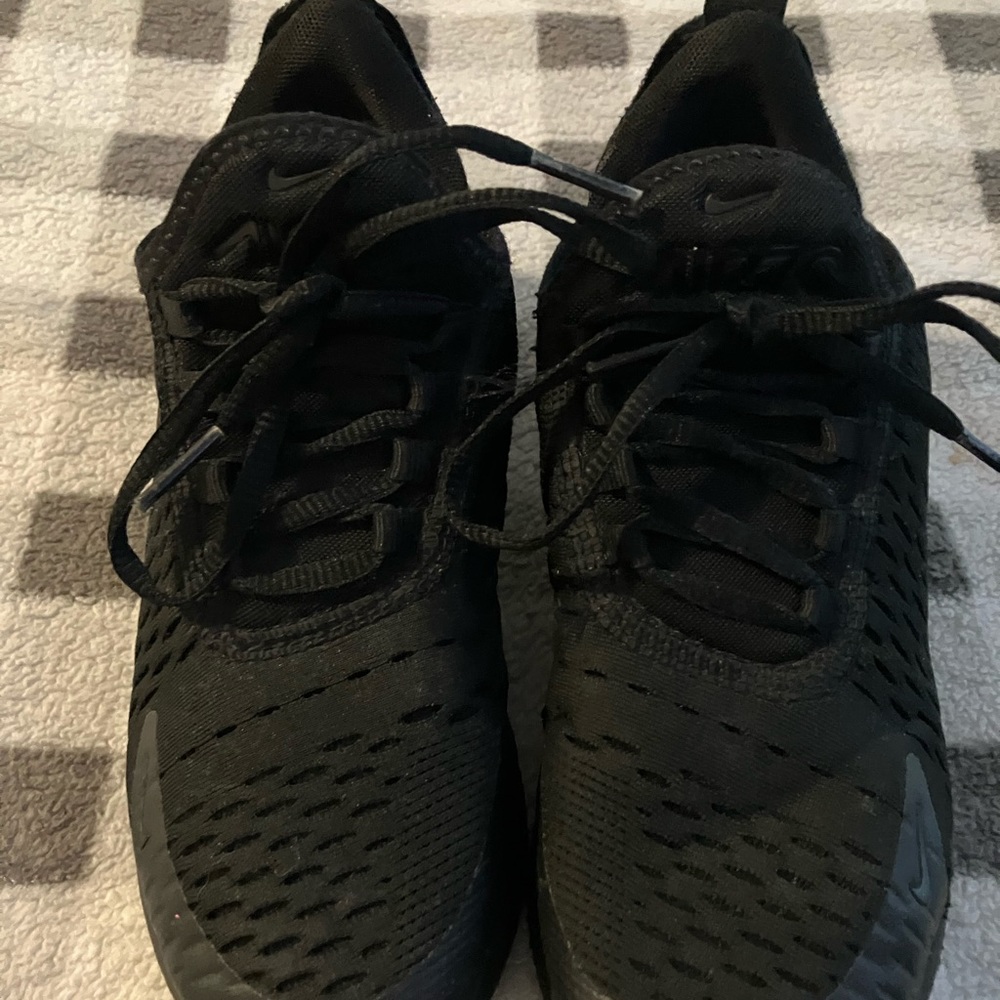 Kids Air Max 270 $25.00 SALE EVERYTHING MUST GO!